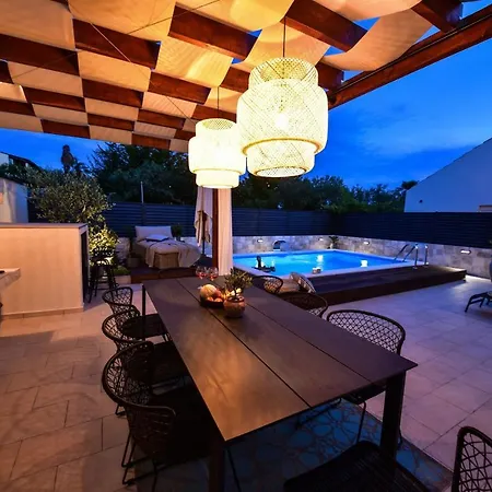 Villa Teuta Zadarvillas *